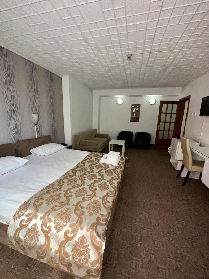 Darin Hotel Boekarest Buitenkant foto
