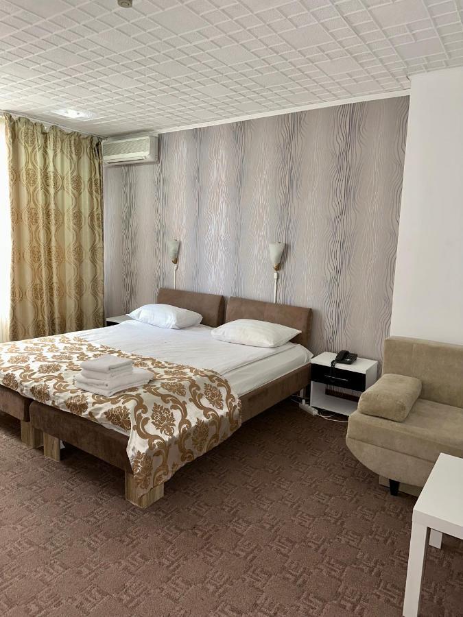 Darin Hotel Boekarest Buitenkant foto